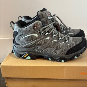Merrell Women's Moab 3 Mid Goretex Sedona Sage size 9 NWT